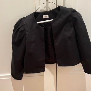 Aritzia puffed sleeved cropped jacket